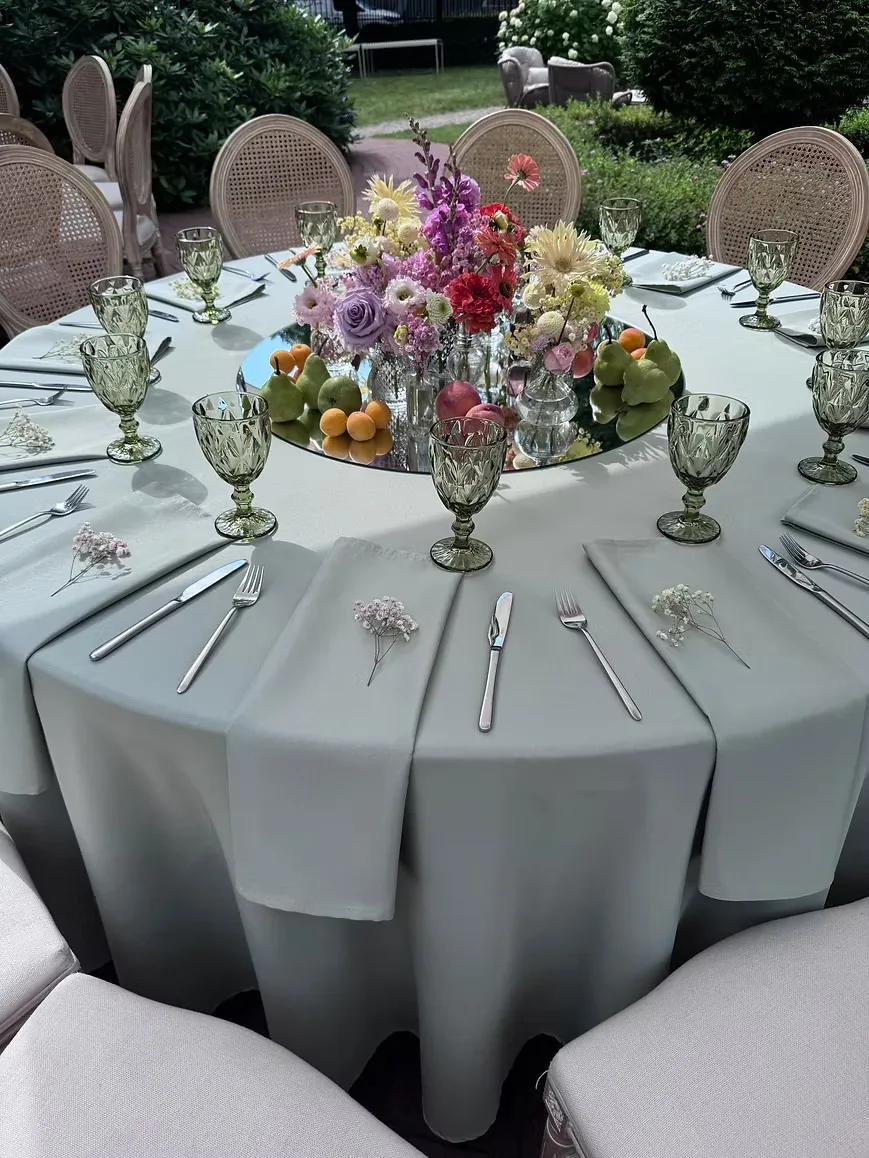 Olive tablecloth Ø320 — event decor rental