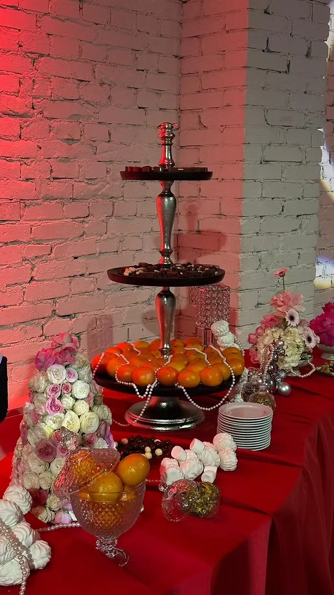 Candy container with lid — event decor rental